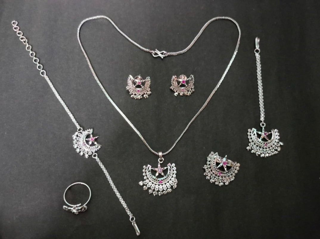Collier 8