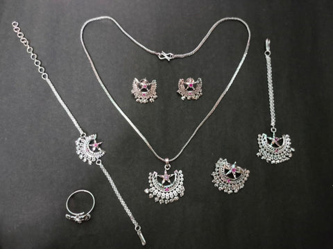 Collier 8