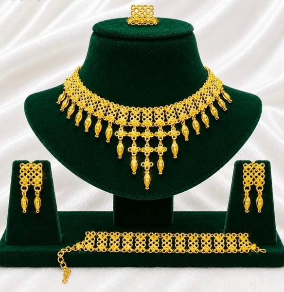 Collier 33