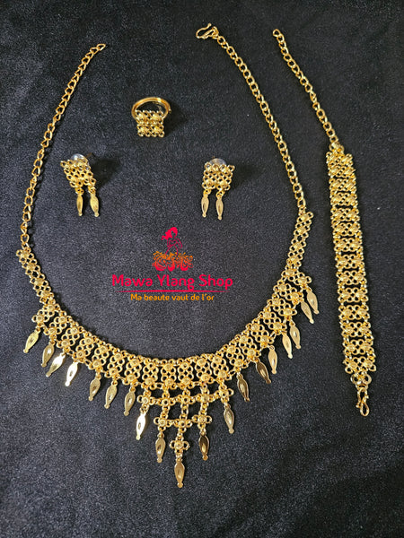 Collier 33